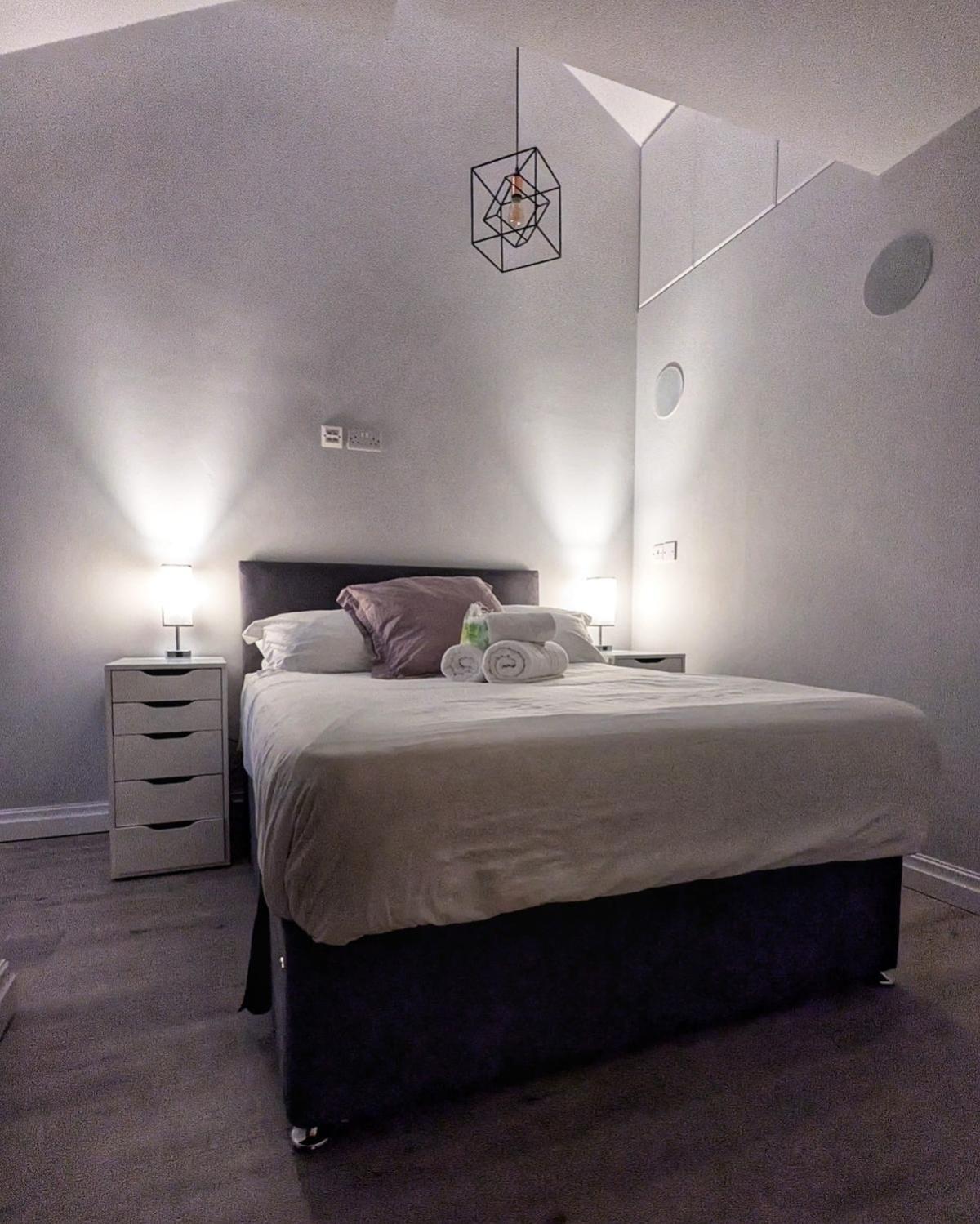 Beautiful 5 Bedroom Home Sleeps 12 People In マンチェスター エクステリア 写真