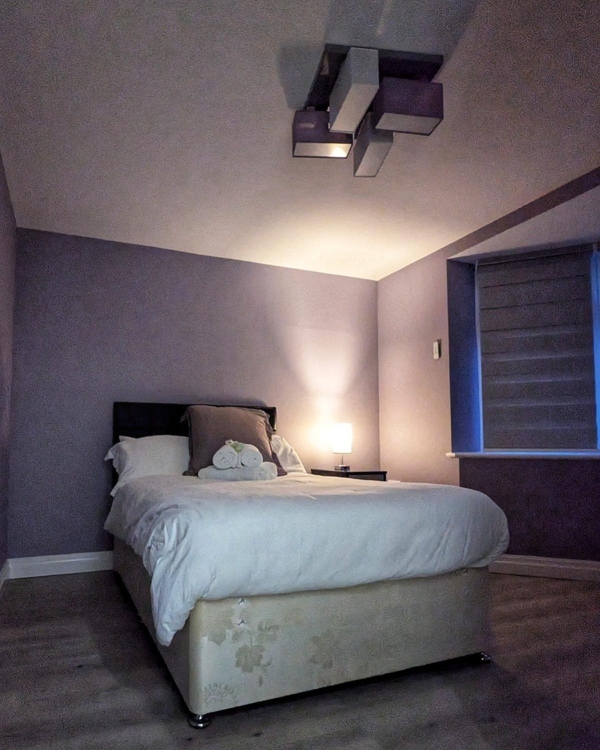 Beautiful 5 Bedroom Home Sleeps 12 People In マンチェスター エクステリア 写真