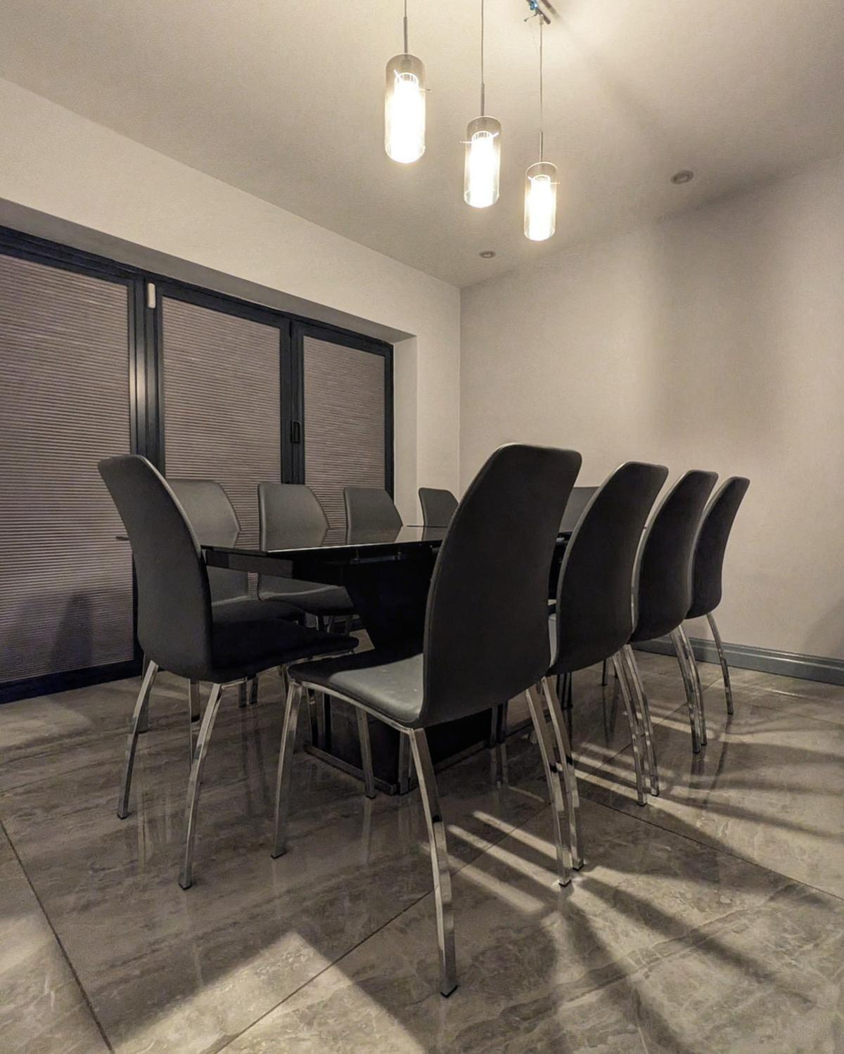 Beautiful 5 Bedroom Home Sleeps 12 People In マンチェスター エクステリア 写真